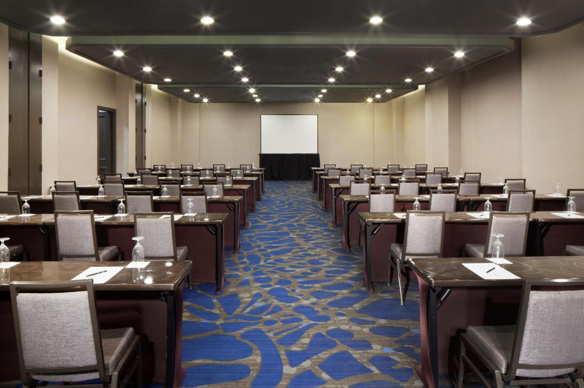 Hilton Hotel 4*